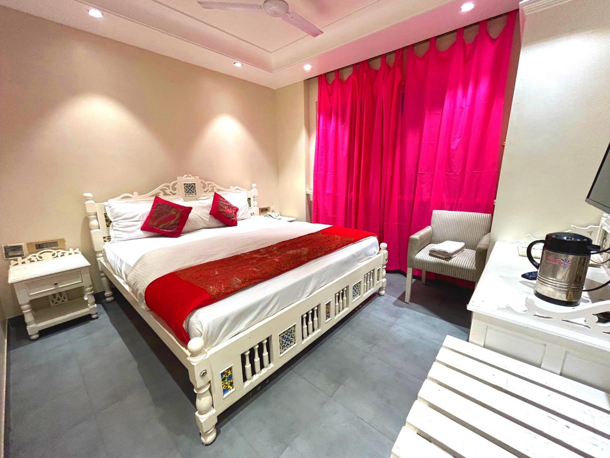 The Pinky Villa - Heritage Boutique Suites New Delhi Exterior photo